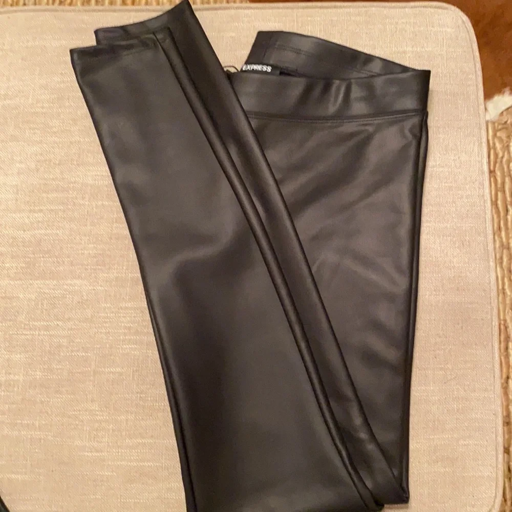 ❤️Hue X-Small Faux Leather Leggings - Picture 1 of 16